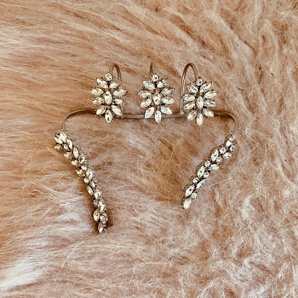 Fashion Nova “Hand Me All The Glam” Hand Cuff/Ring in Silver Rhinestone - Picture 4 of 6